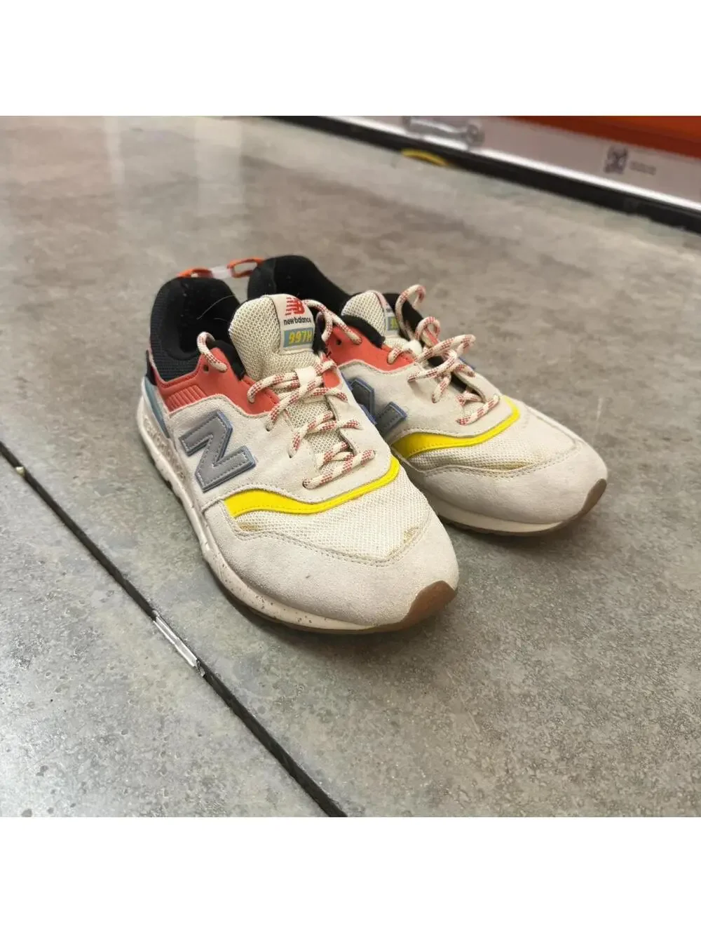 new balance 997h cordura white orange and blue low top shoes size 6 MENS